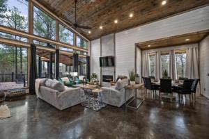 Ultra Lux 5 Bedrooms Hot tub Close to Casino