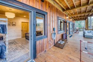 The Americana - Stunning Mountainside Retreat