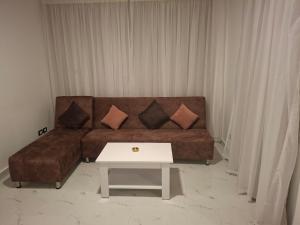 1 room apartment Delta