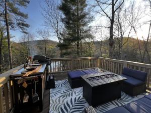 Luxury Lake House in Big CanoeGame roomFire PitDirect lake access