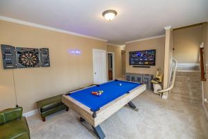 Luxury Lake House in Big CanoeGame roomFire PitDirect lake access