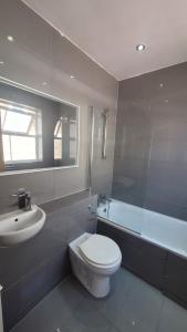 Shoreditch Corner - By City Sparrow