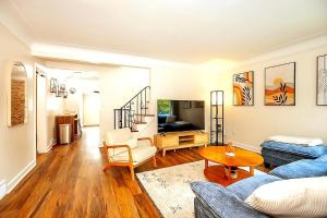 South Euclid 4BR Luxe Escape with Hot Tub and BBQ