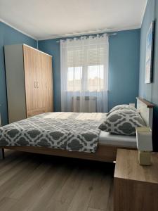 Apartments with parking space Valbandon, Fazana - 15386