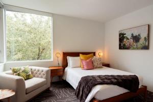 Rice Village Retreat - Rooftop deck - Sleeps 12