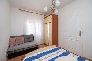 Apartments with parking space Gornji Karin, Novigrad - 23985