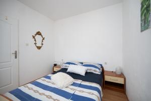 Apartments with parking space Gornji Karin, Novigrad - 23985