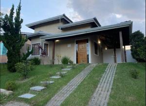 Linda casa em condominio