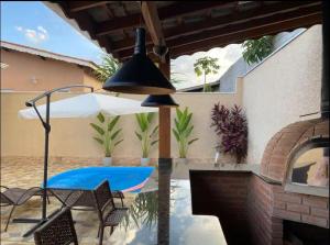 Linda casa em condominio