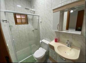 Linda casa em condominio