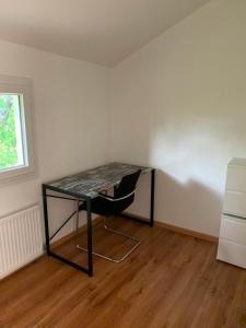 Small room walk to the airport