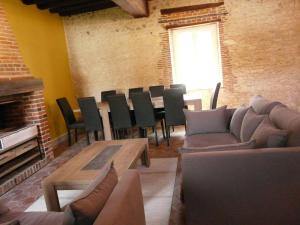 Gîte de charme avec jardin, douves, vélos, et accueil animaux - 4 chambres, proche de Chartres - FR-1-581-63