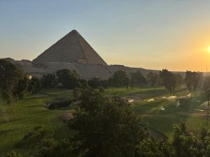 Beit Khufu Pyramid Hotel