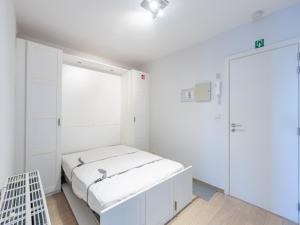 Studio with terrace and sea view