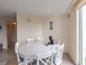 Peacefully located holiday home near the sea