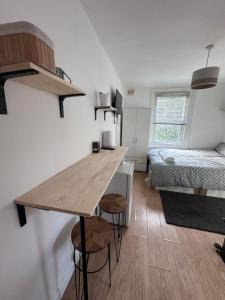 Cosy studio flat in London