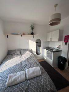 Cosy studio flat in London