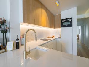 Beautiful apartment with direct sea view