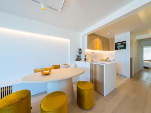 Beautiful apartment with direct sea view