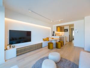 Beautiful apartment with direct sea view