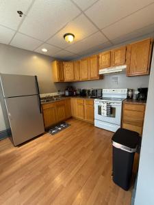 Modern 2BR with Ensuite, Downtown Morgantown, WVU
