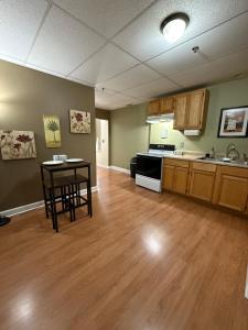 Cozy 2BR Apartment in the Heart of Morgantown WVU