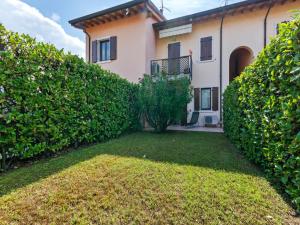 Holiday Home in Bardolino with Pool & Lake Views