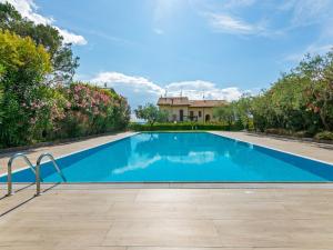 Holiday Home in Bardolino with Pool & Lake Views