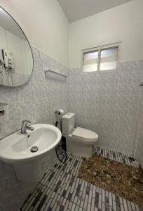 Studio with aircon n kitchen