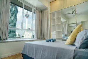 A Cozy & Comfy Studio in KLCC with KL Tower View