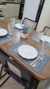 Apto condomínio conforto e ótima localização