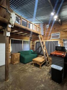 Brownwood Cabin Yellow Rose Canyon