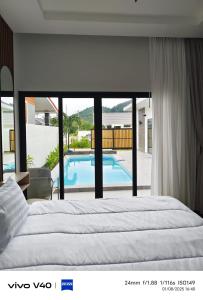 Villa Nataly LUXURY hotel House in Ao Nang Krabi private pool jacuzzi Palm free kitchen from airport