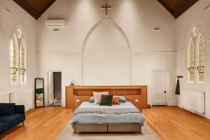 Luxury Escape at Dallah Chapel & Loft