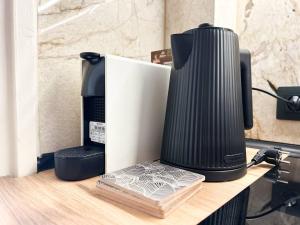 Bright 2-BDR City Apt - Near Metro & Dining