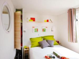 Campings Mobil-home cosy avec terrasse, 4 personnes - API-1-52-771 : photos des chambres