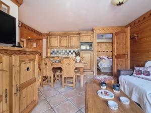 Appartement 3 pièces pieds des pistes avec balcon et parking - FR-1-344-1237