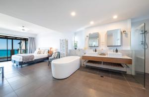 Executive Whitsunday Penthouse at 40 Reflections