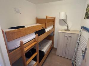 Appartements Appartement renove au coeur de Super Besse avec balcon et parking prive - FR-1-814-81 : photos des chambres