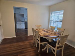 Magical Getaway- Cozy Home Minutes from Disney, Restaurants & Outlets!