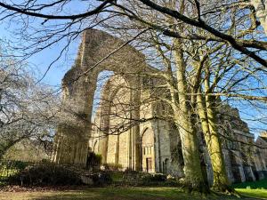 Cosy Cottage Overlooking Malmesbury Abbey
