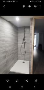 B&B / Chambres d'hotes Chambres d-hotes en Alsace : Chambre Double ou Lits Jumeaux avec Salle de Bains Commune