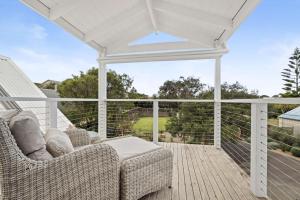 Settlers Cove Poolside Luxury Retreat