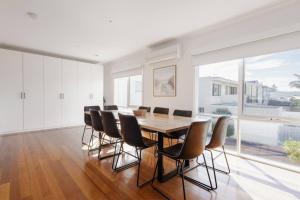 Sea Quinn Escape - Steps to Dromana Beach and Dining