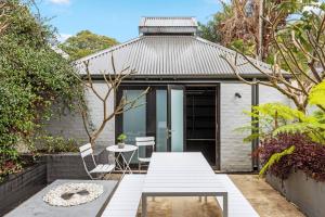 Northwood Haus Refined Federation-style Retreat