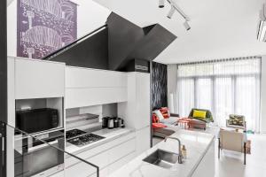 Northwood Haus Refined Federation-style Retreat