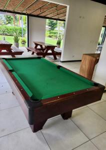 Near from Beach- Cozy Herradura Tropical home