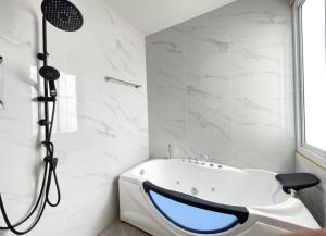 นางฟ้าพูลวิลล่า Nang