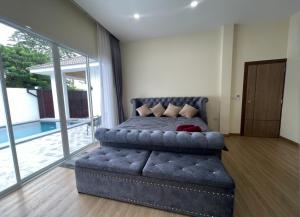 นางฟ้าพูลวิลล่า Nang