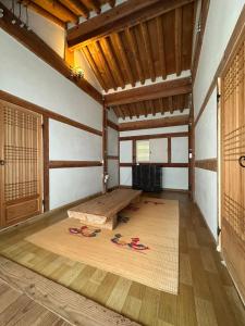 Korean Traditional House - Chungnokdang
